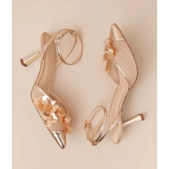 ✨ BETSEY JOHNSON Carli Gold Flower Ornament Pumps MSRP $139 SIZE 6,5 NEW IN BOX - Picture 17 of 17